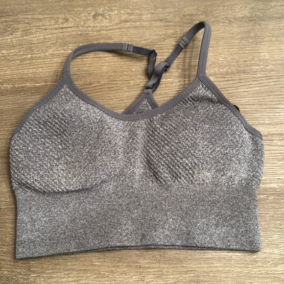 Pro-Fit Seamless padded sports bra size Medium - Picture 1 of 3